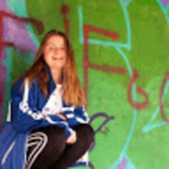 Meet your Posher, Myriam - Picture 1 of 1